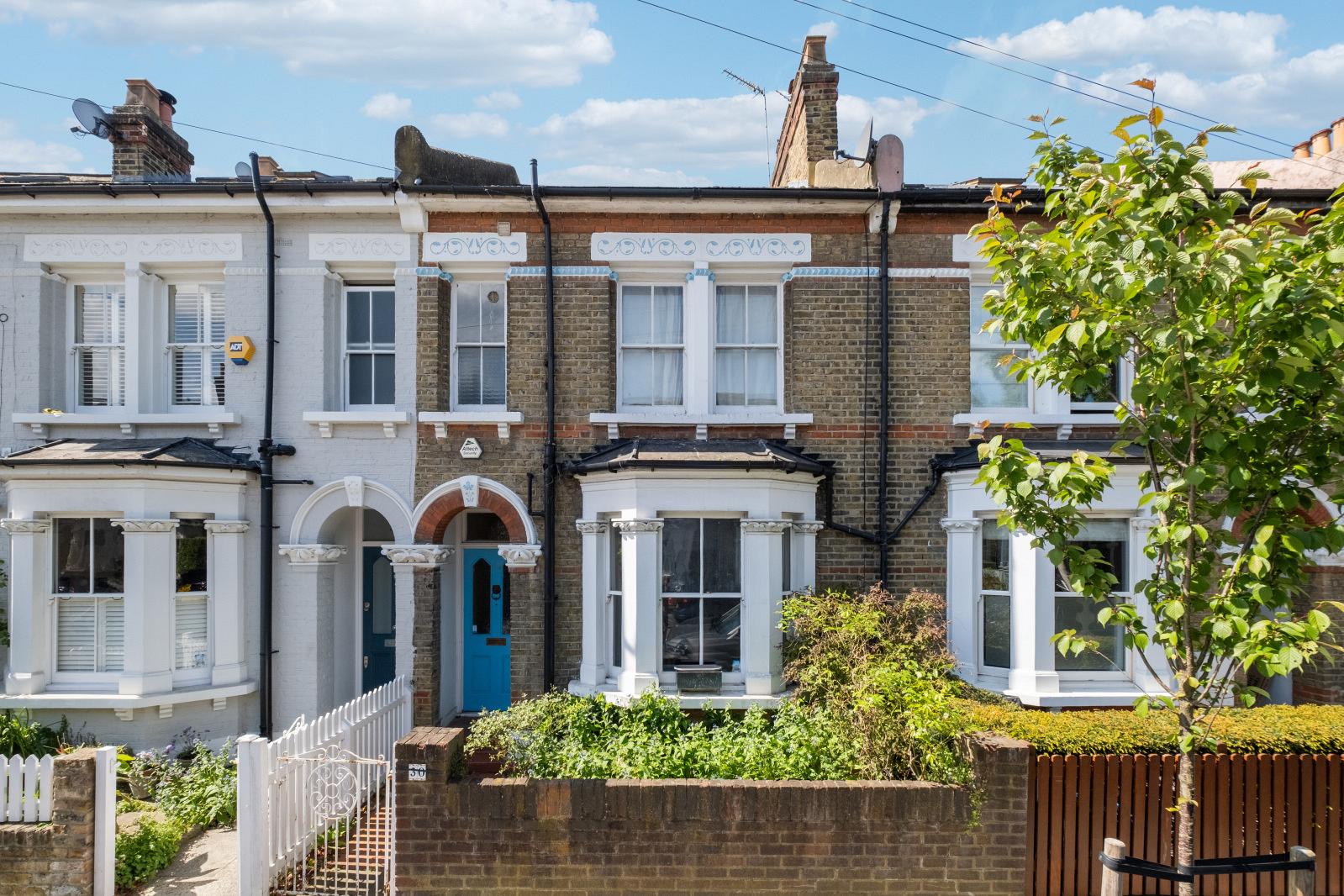Barnes, Greater London, 3 bedroom house for sale in Cleveland Gardens