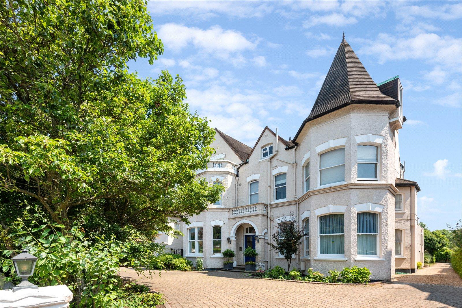 Castelnau, Greater London, 2 bedroom flat/apartment for sale in Castelnau