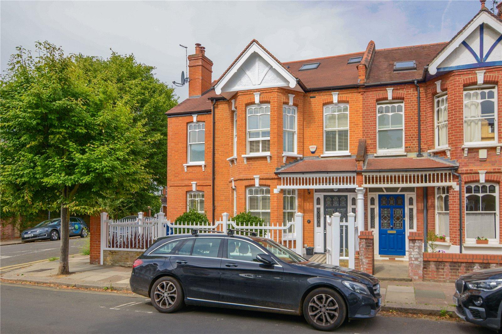 5 bedroom property to let in Ealing, Greater London Chestertons