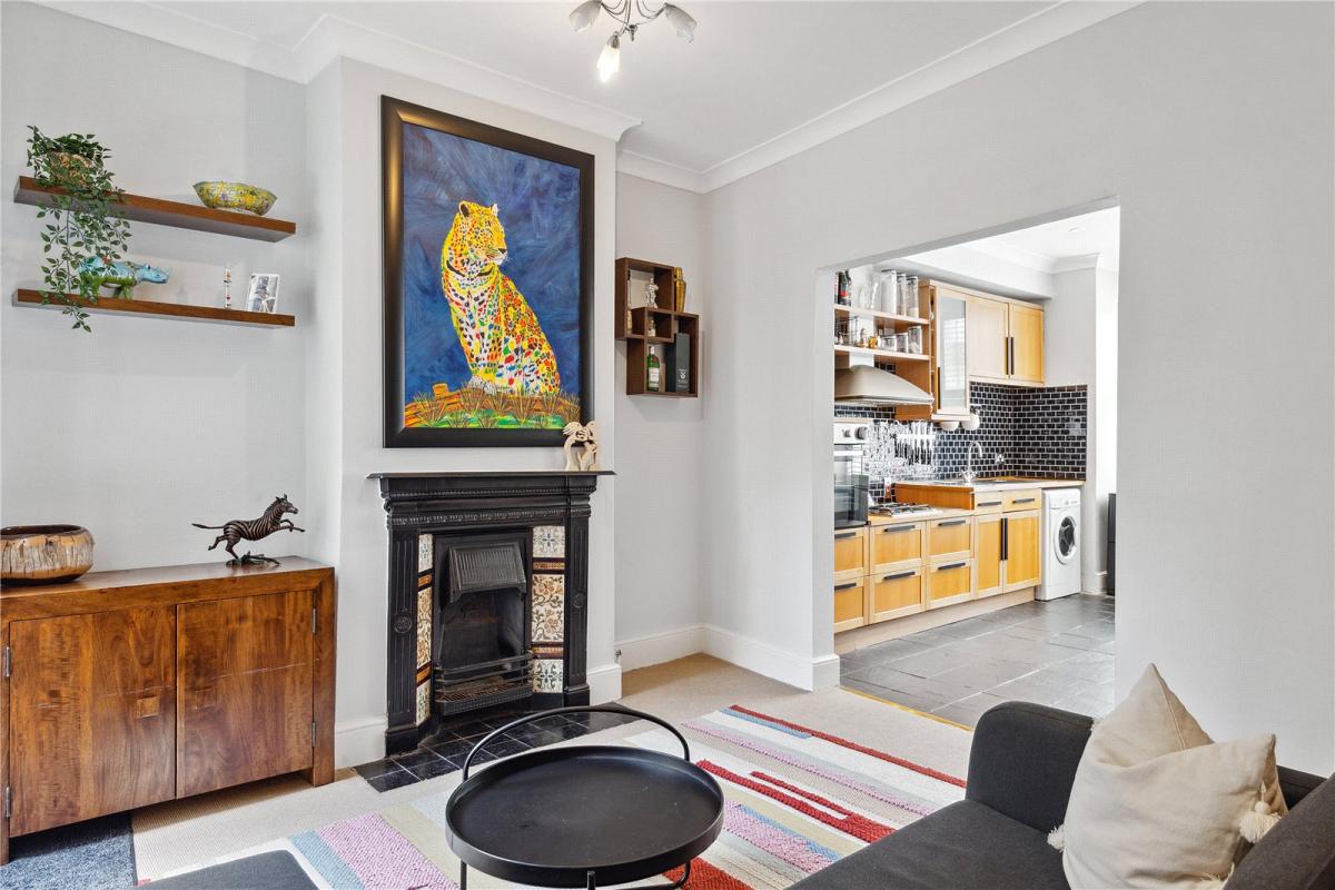 Fulham, Greater London, 2 bedroom flat for sale in Colehill Lane