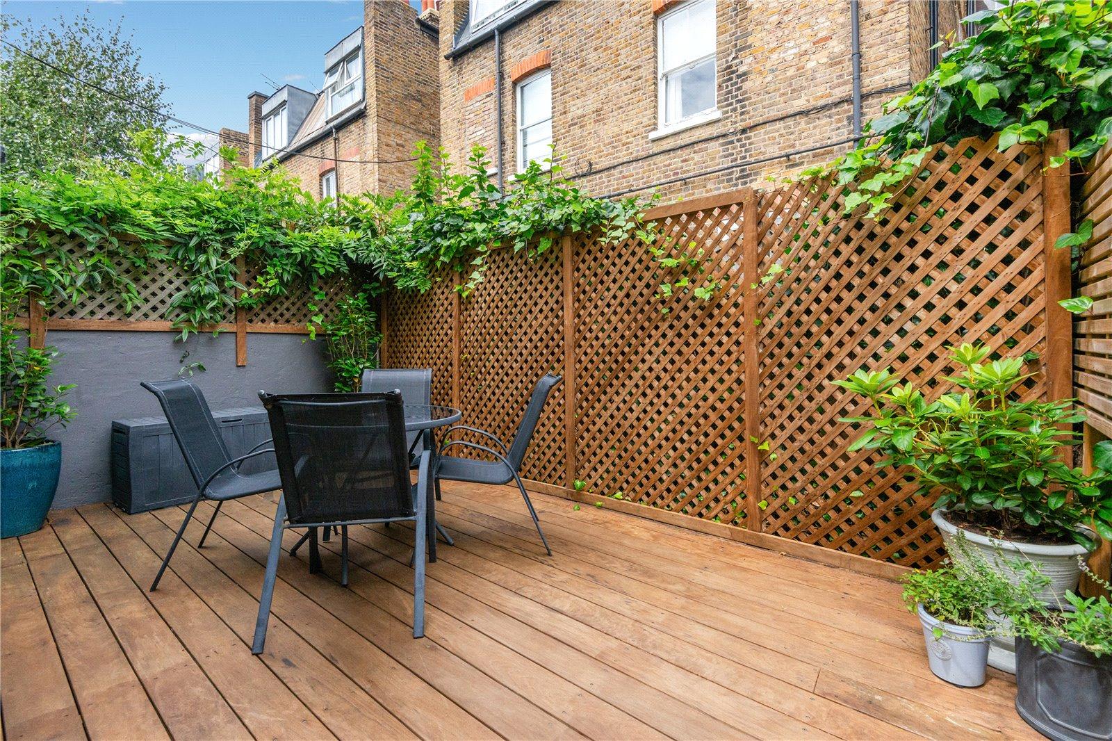 Fulham, Greater London, 2 bedroom flat for sale in Colehill Lane