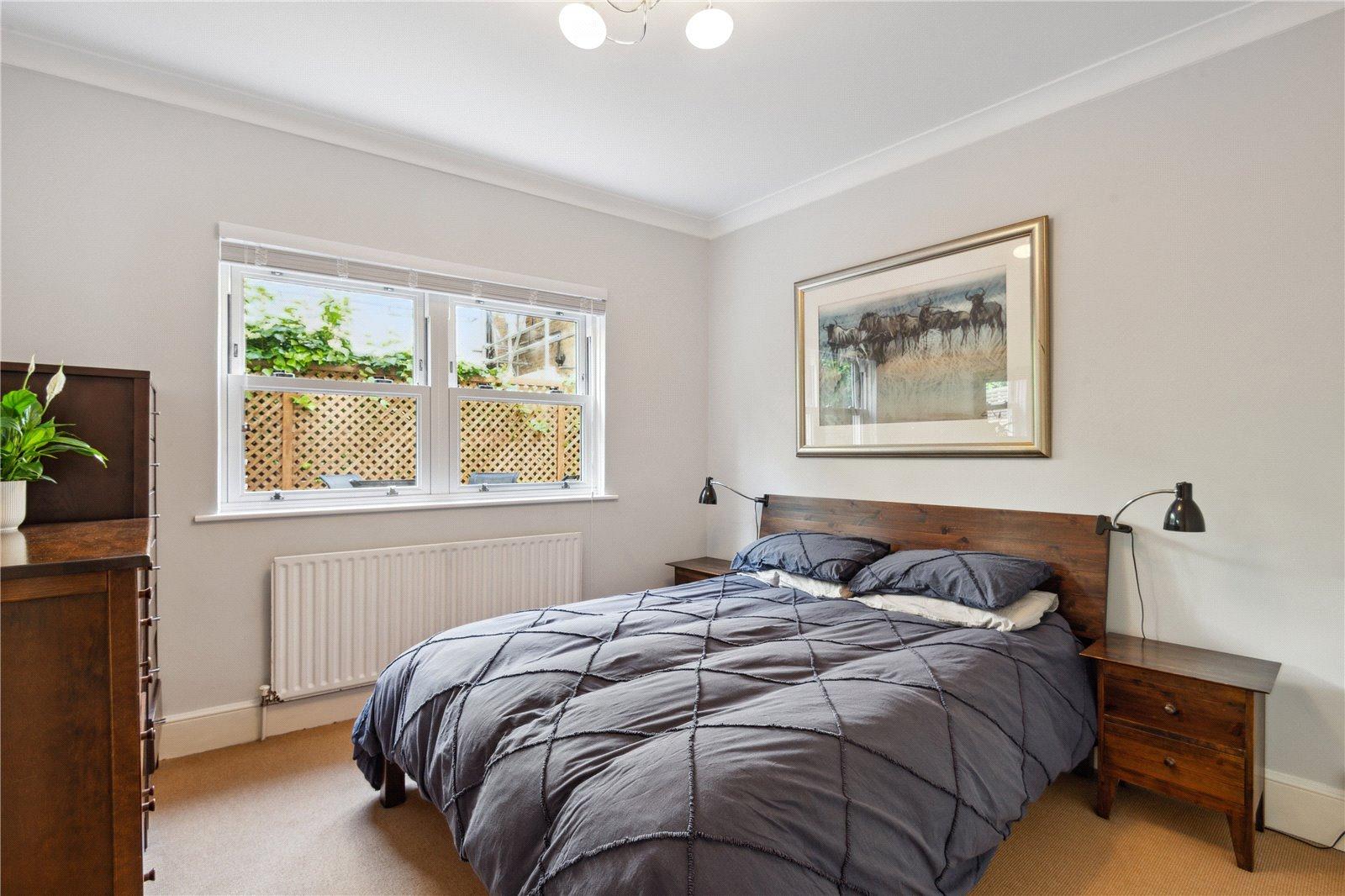 Fulham, Greater London, 2 bedroom flat for sale in Colehill Lane