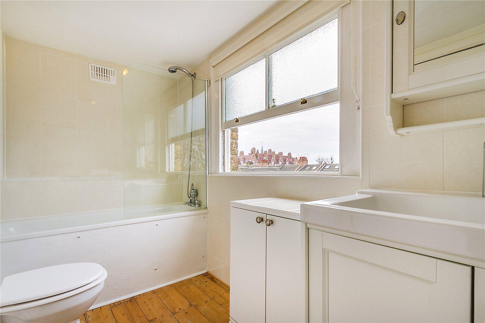 Fulham, Greater London, 2 bedroom for sale in Ongar Road