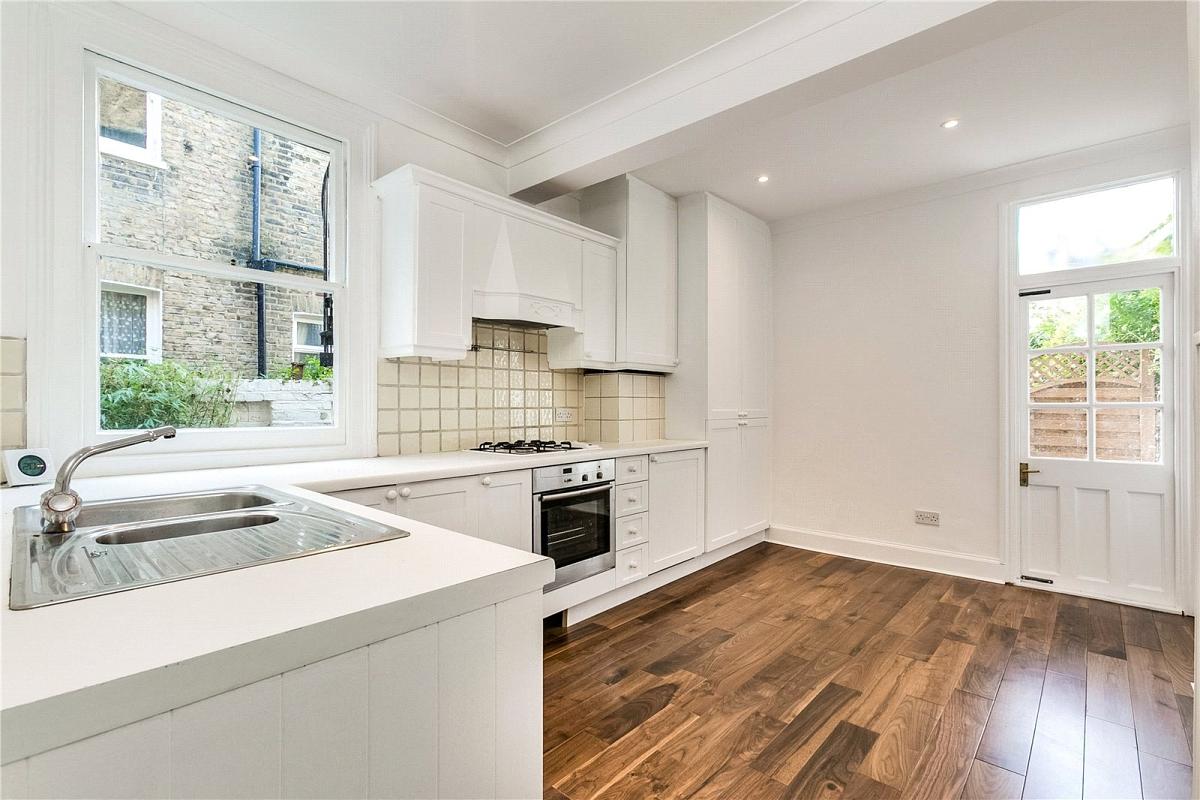 Fulham, Greater London, 2 bedroom flat to let in Wardo Avenue