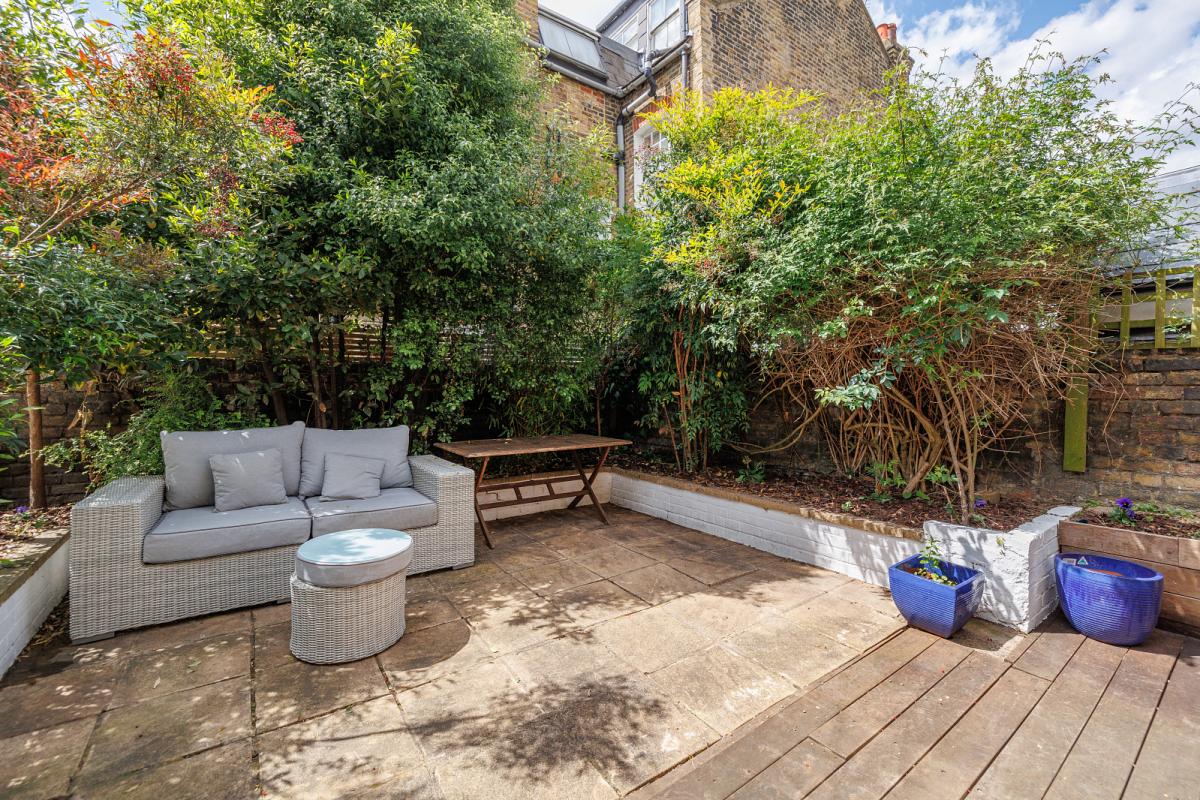 Fulham, Greater London, 2 bedroom flat for sale in Munster Road