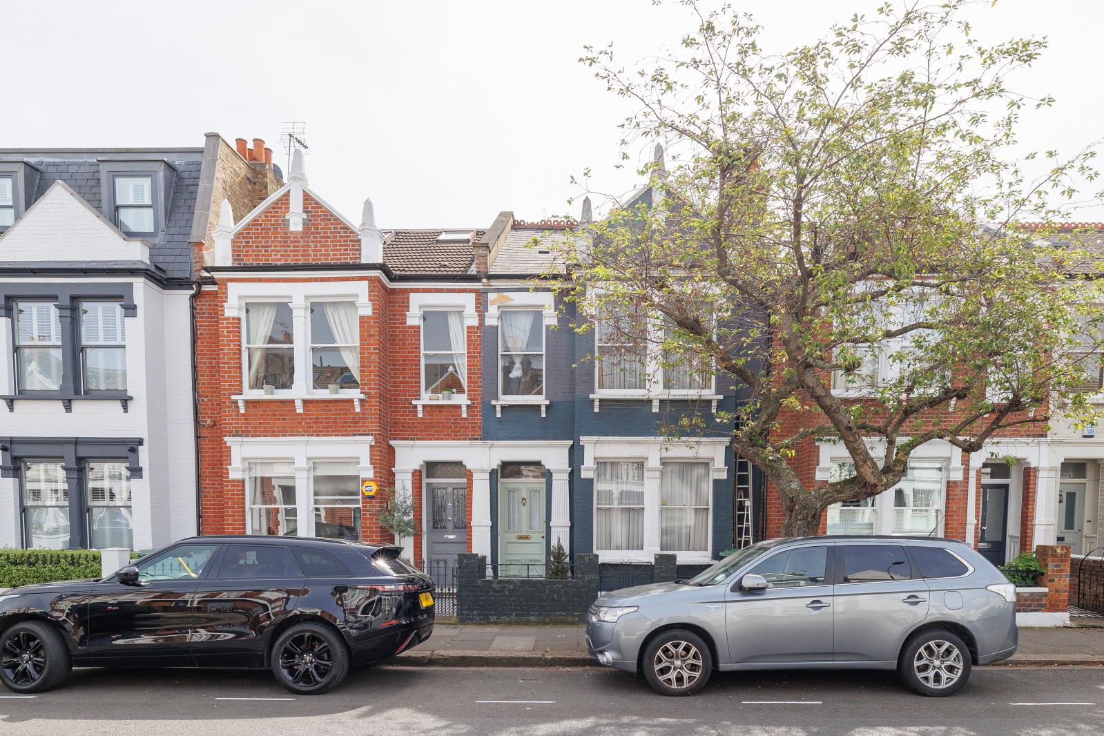 Fulham, Greater London, 2 bedroom for sale in Gowan Avenue