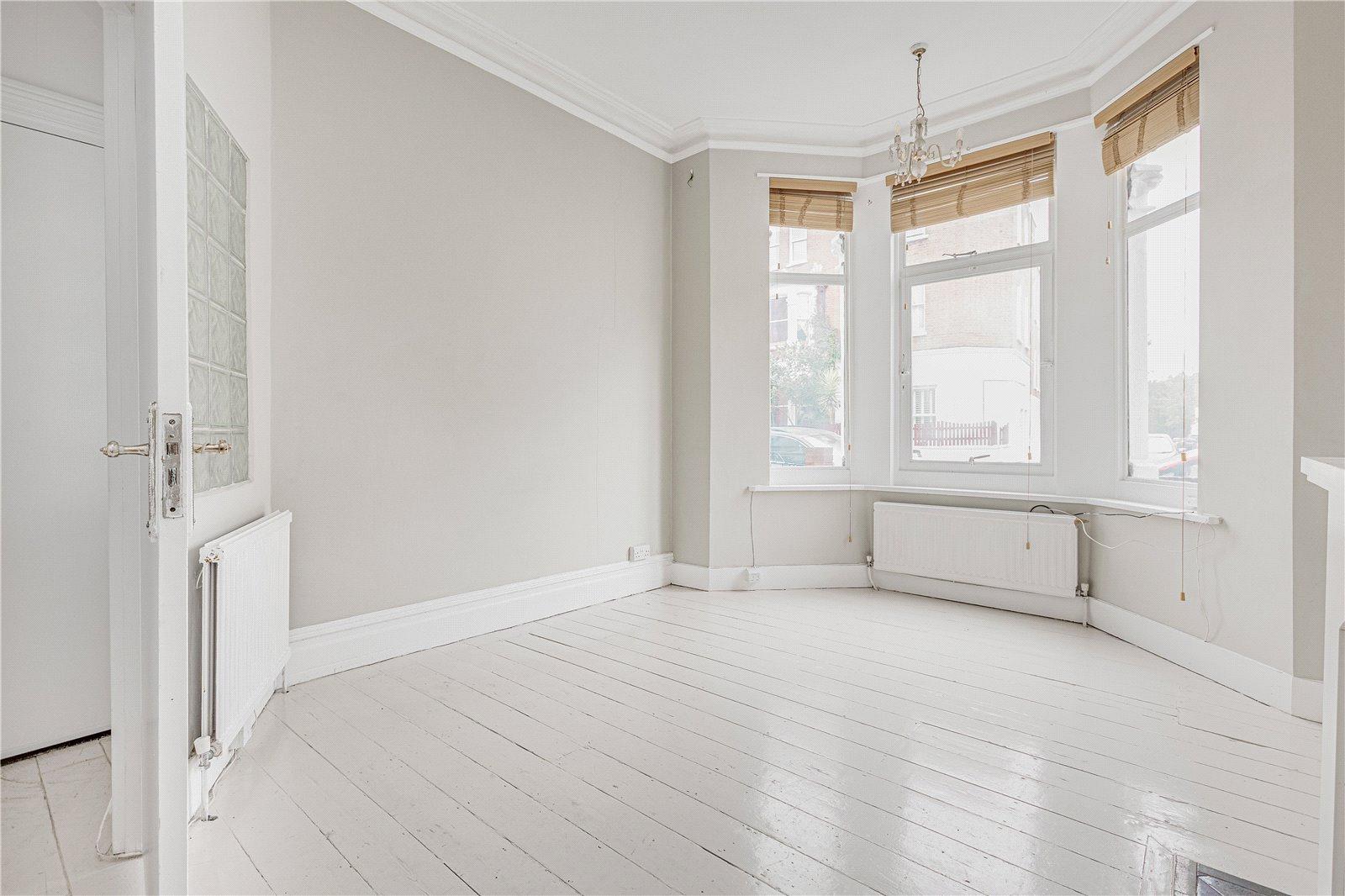 Fulham, Greater London, 2 bedroom flat to let in Waldemar Avenue