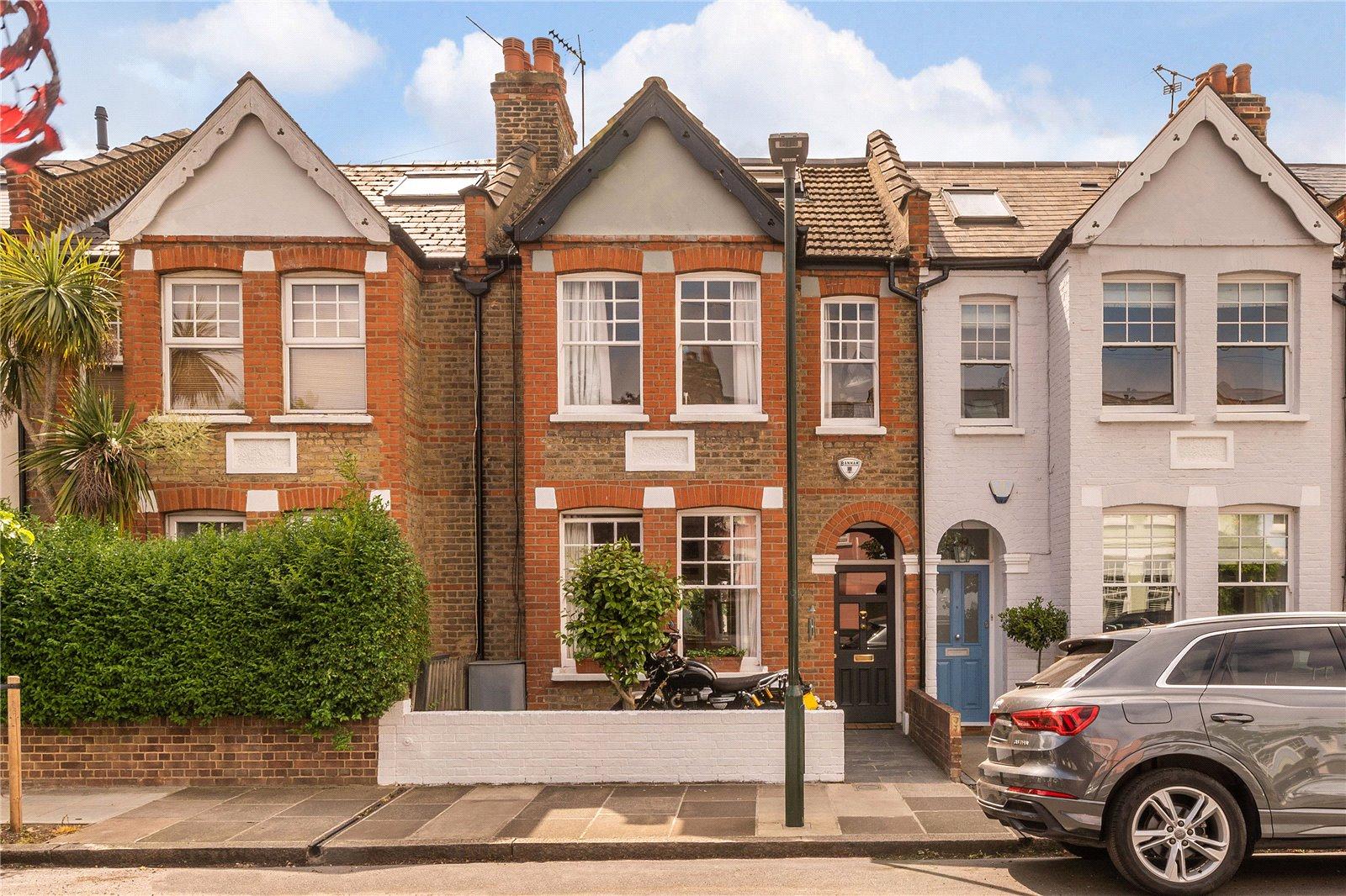 Mortlake, Greater London, 3 bedroom house for sale in First Avenue