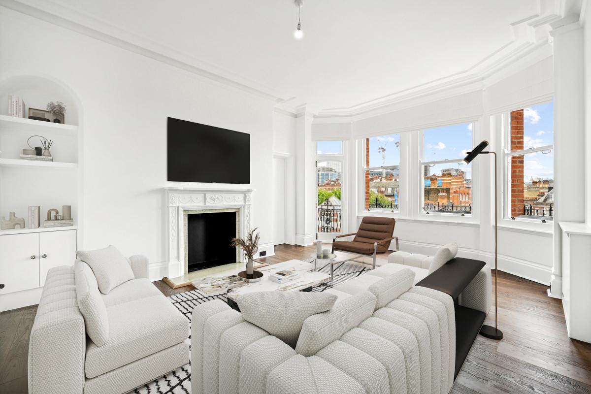 Victoria, London, 3 bedroom flat for sale in Morpeth Mansions