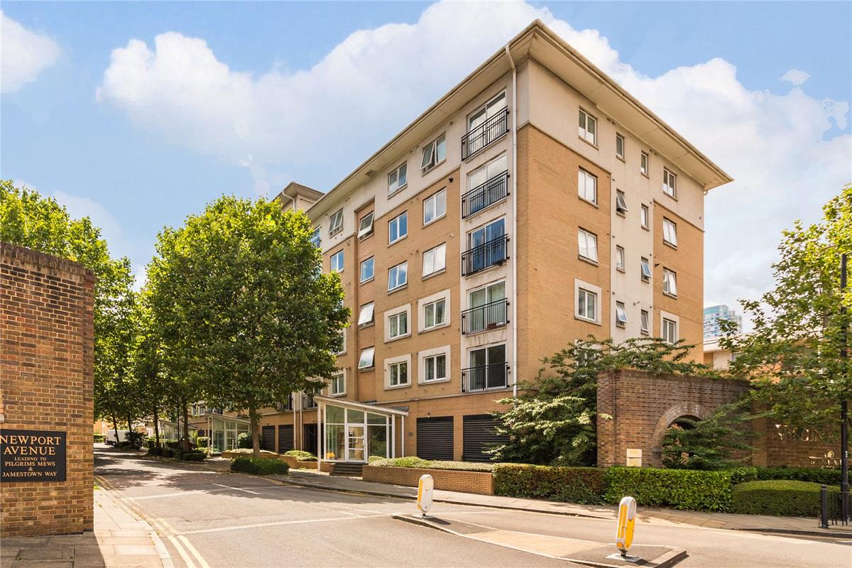 Blackwall, Greater London, 2 bedroom flat for sale in Settlers Court