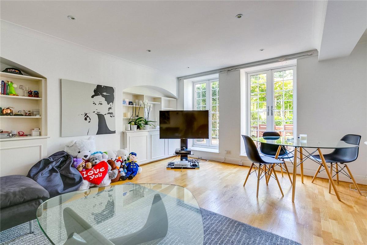 Chelsea, Greater London, 2 bedroom flat for sale in Crown Lodge