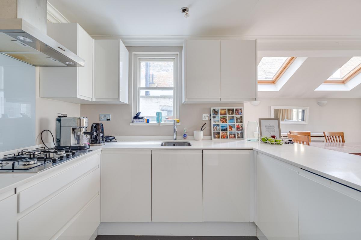 Munster Village, Greater London, 2 bedroom flat for sale in Munster Road