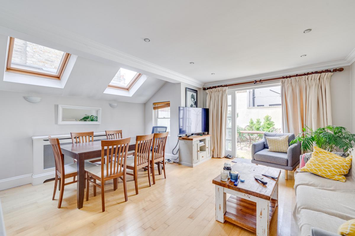 Munster Village, Greater London, 2 bedroom flat for sale in Munster Road