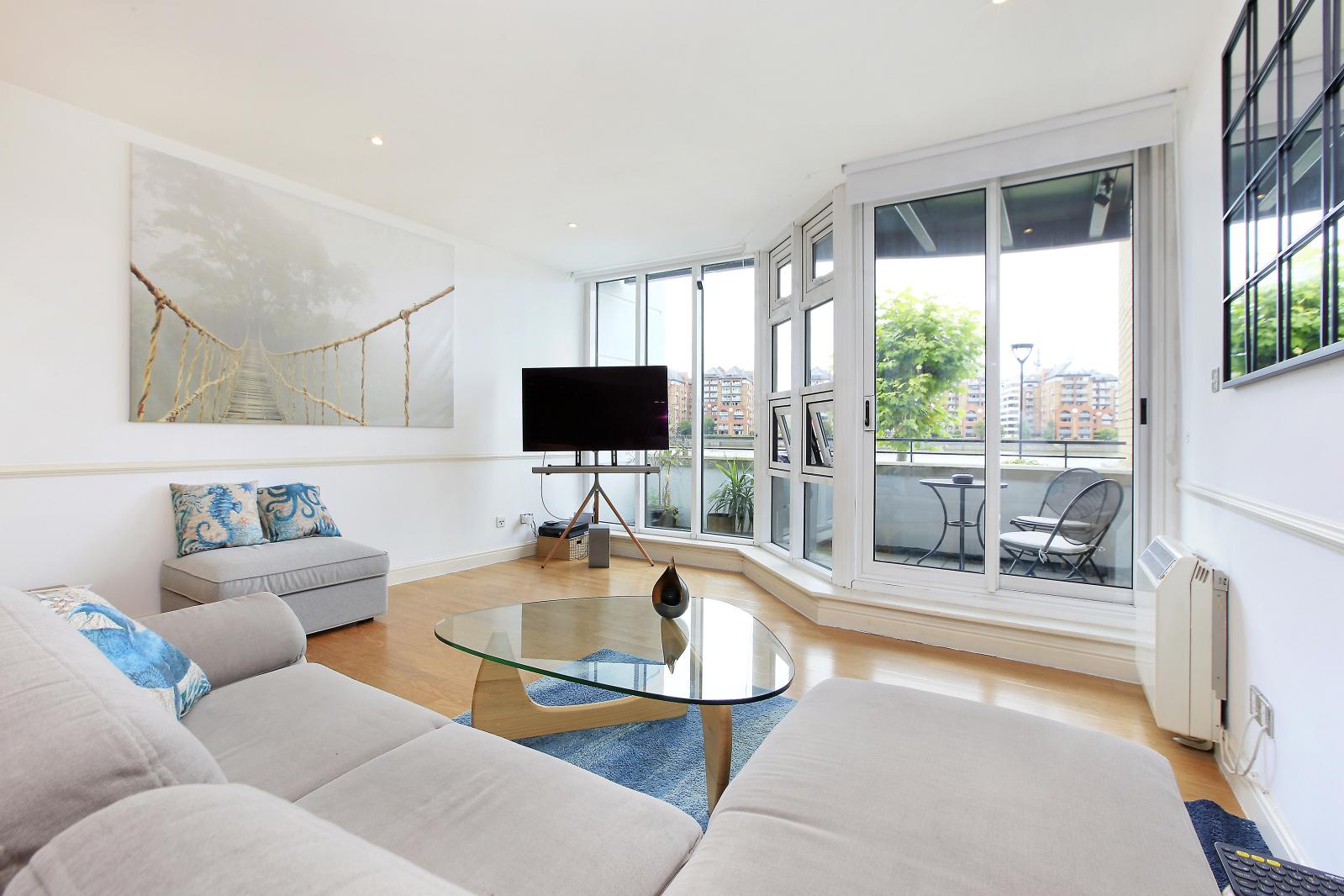 Battersea, Greater London, 2 bedroom flat for sale in Prices Court