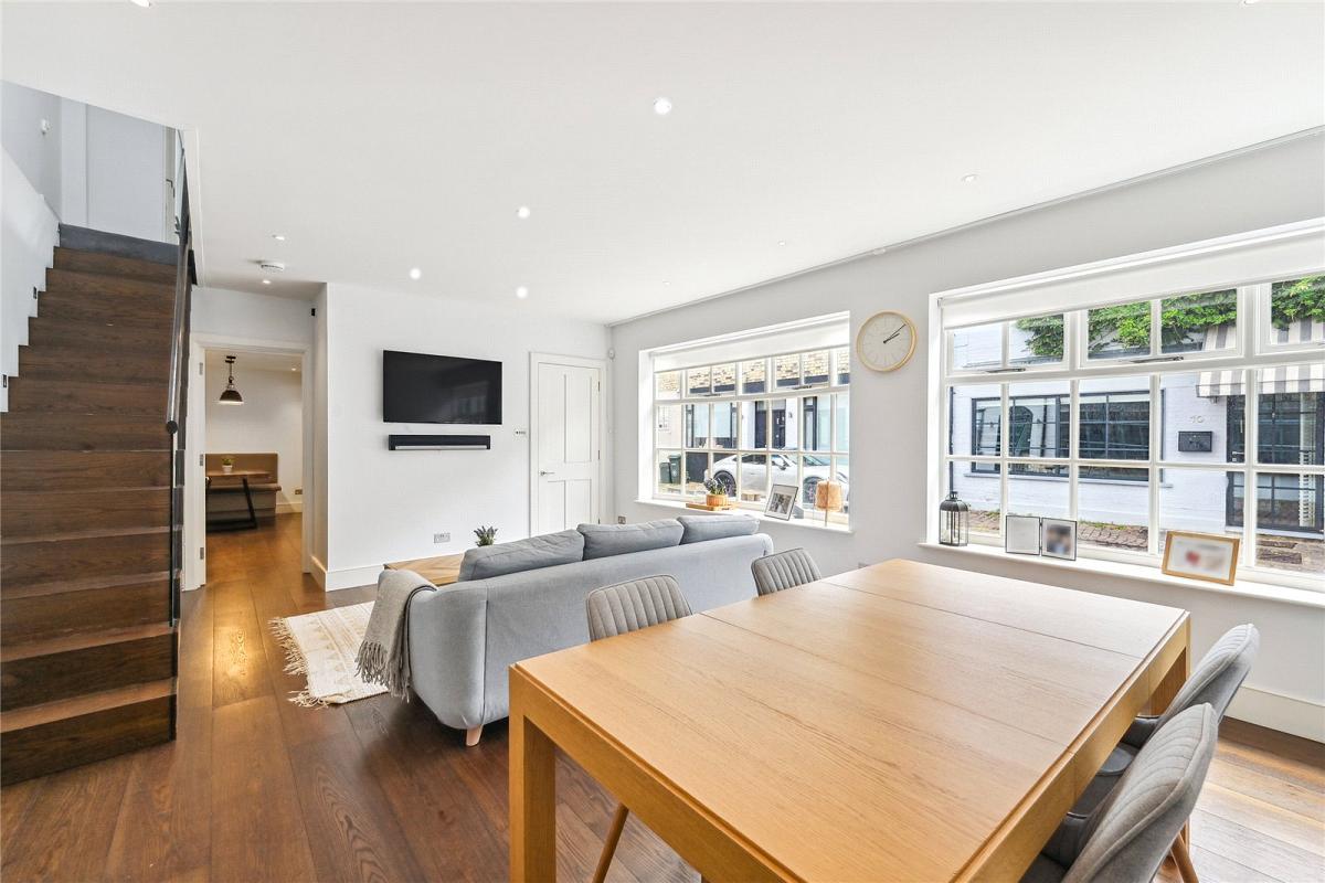 Chelsea, Greater London, 3 bedroom house for sale in Henniker Mews