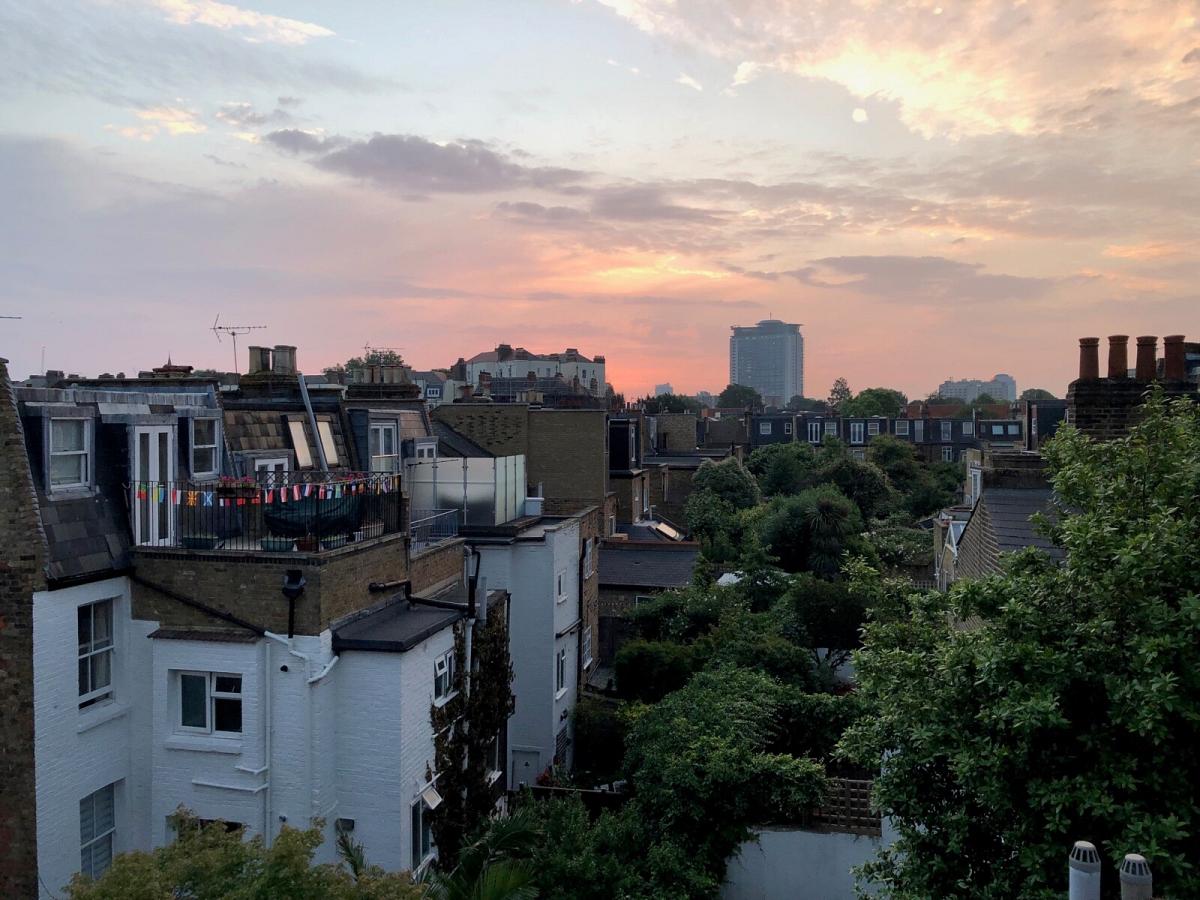 Fulham, Greater London, 2 bedroom flat for sale in Humbolt Road