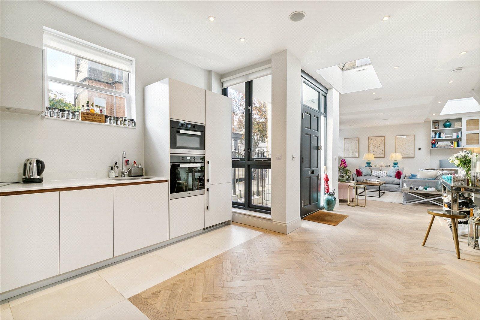 Fulham, Greater London, 2 bedroom flat/apartment for sale in Munster Road