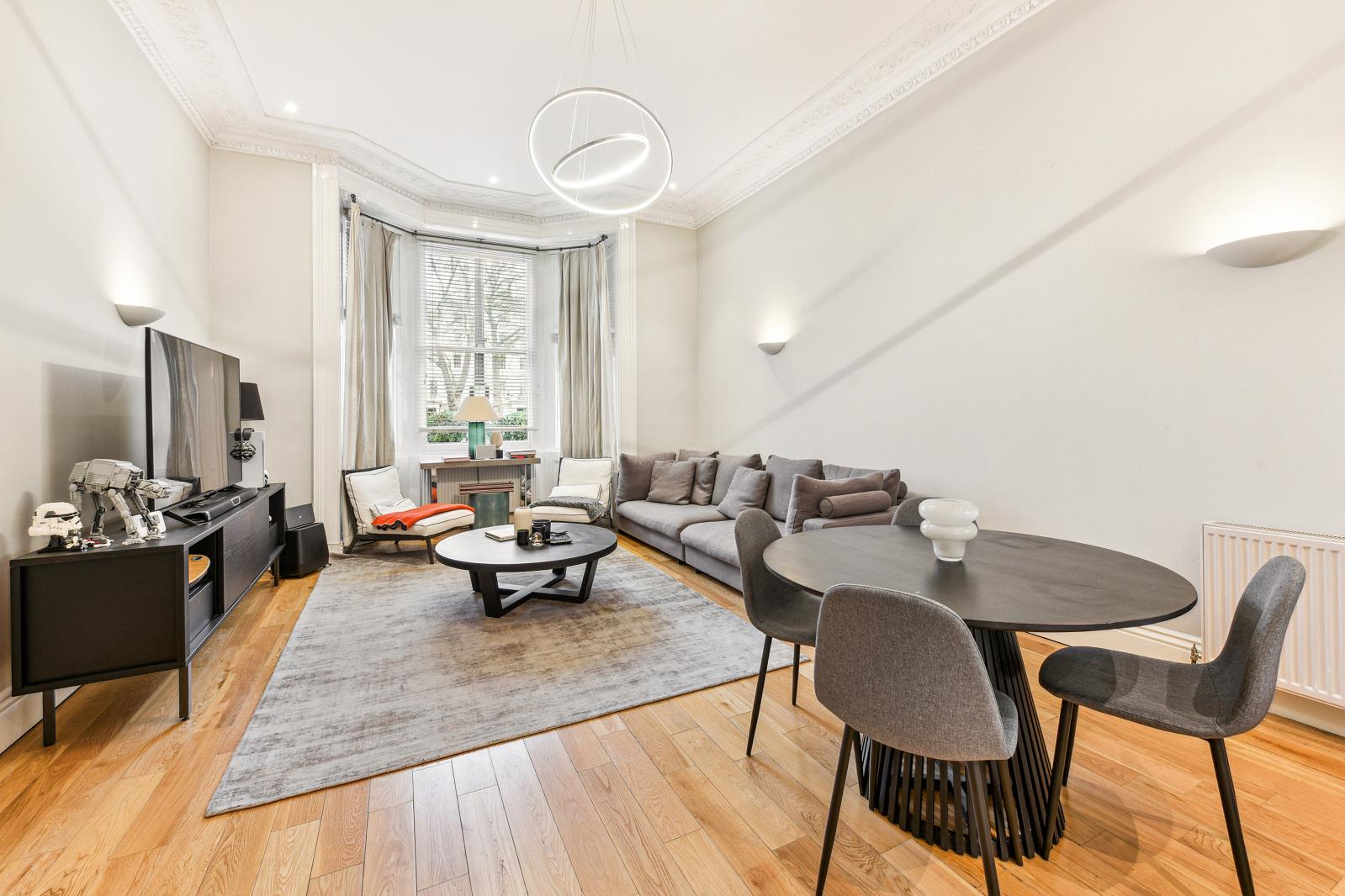 Pimlico, Greater London, 2 bedroom flat for sale in St Square