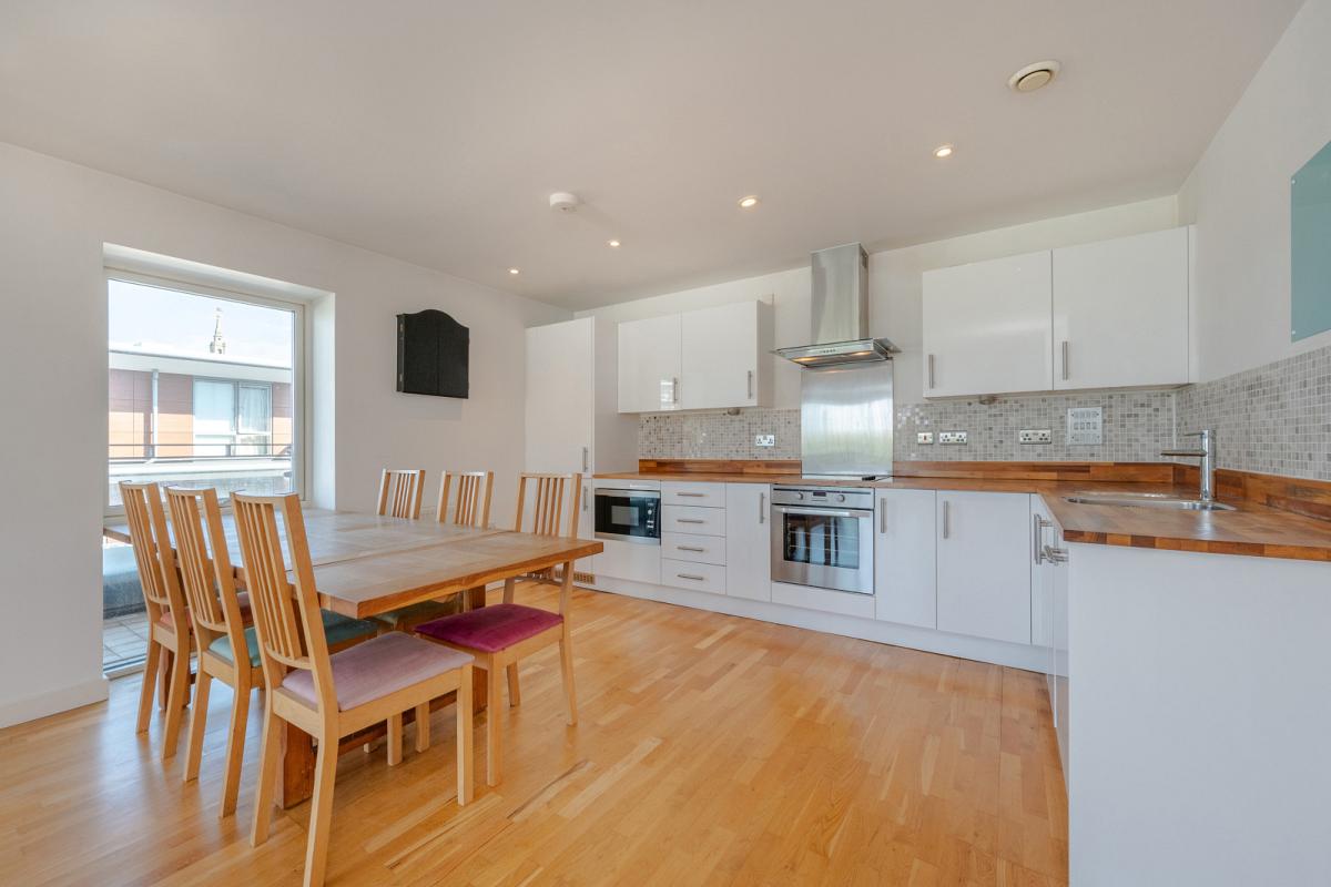 South Bermondsey, Greater London, 2 bedroom flat for sale in Eyot House